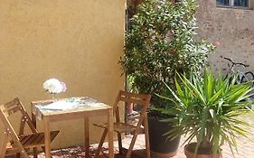The Royal House - Un Passo Dalla Reggia /En-Es-It